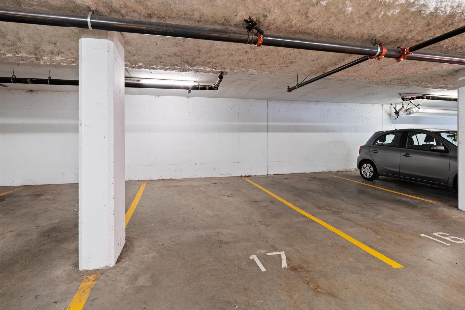 Listing Image 19