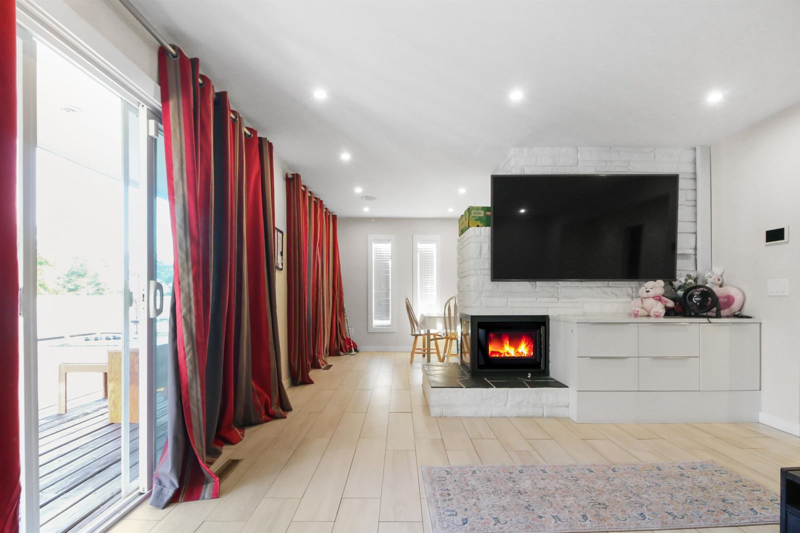 Listing Image 9