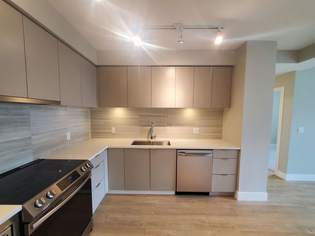 601 - 8725 University Crescent
