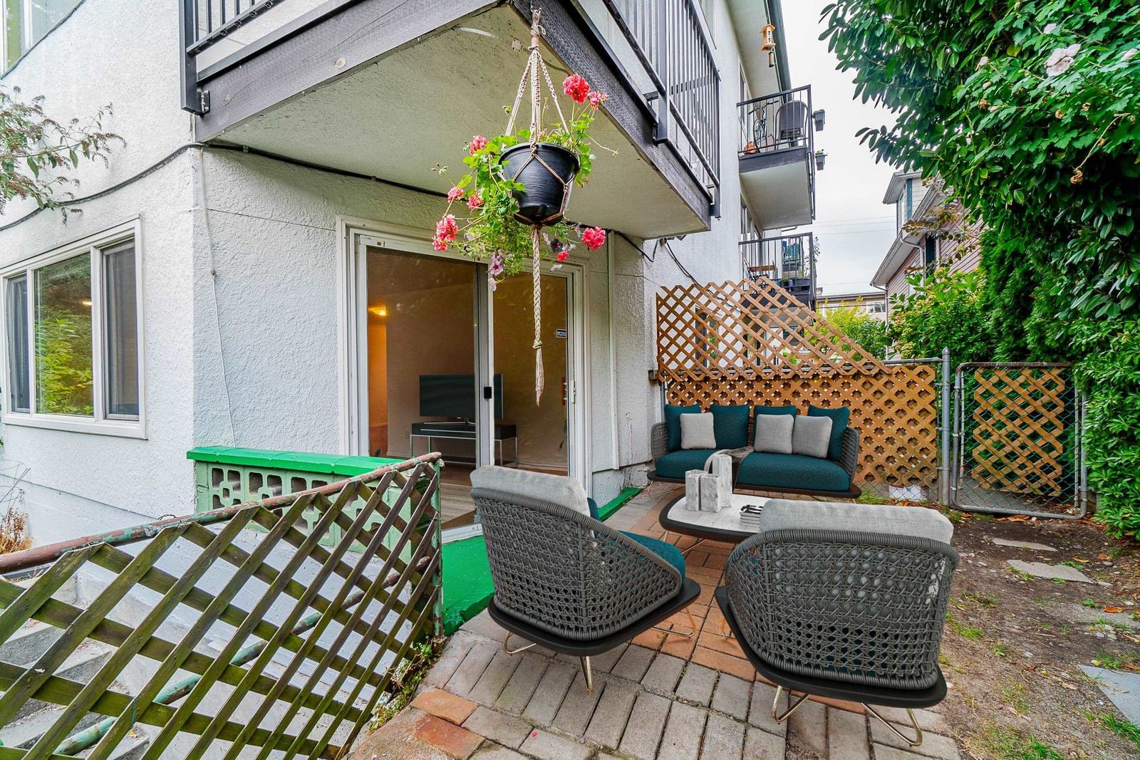 Listing Image 5