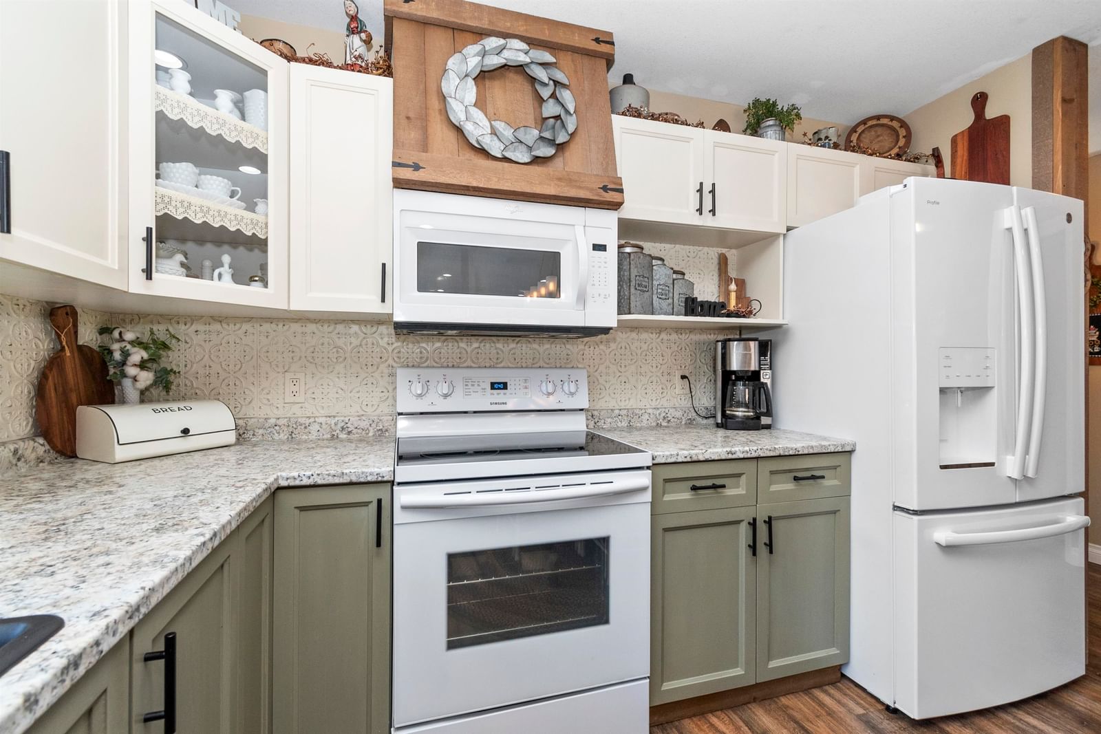 Listing Image 10