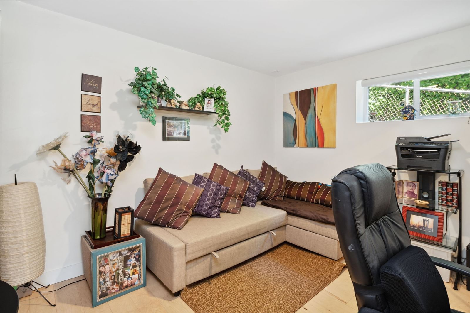 Listing Image 11