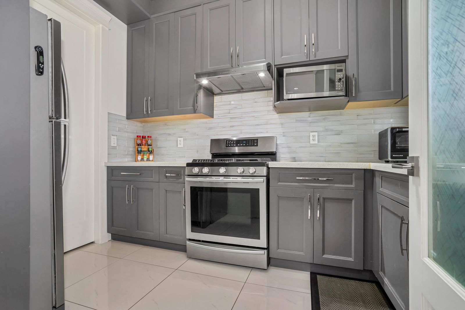 Listing Image 15