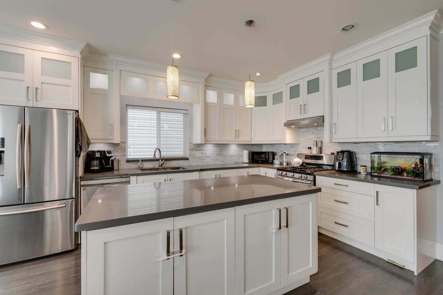 Listing Image 9
