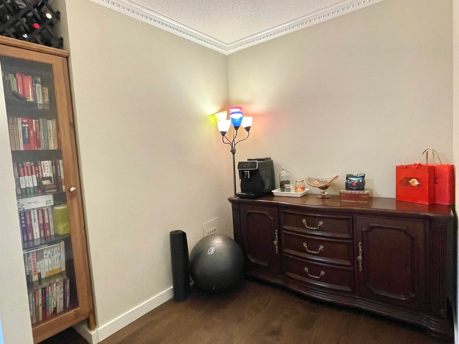 Listing Image 14