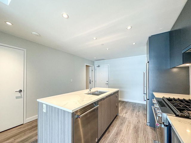 516 - 3430 Kent Avenue