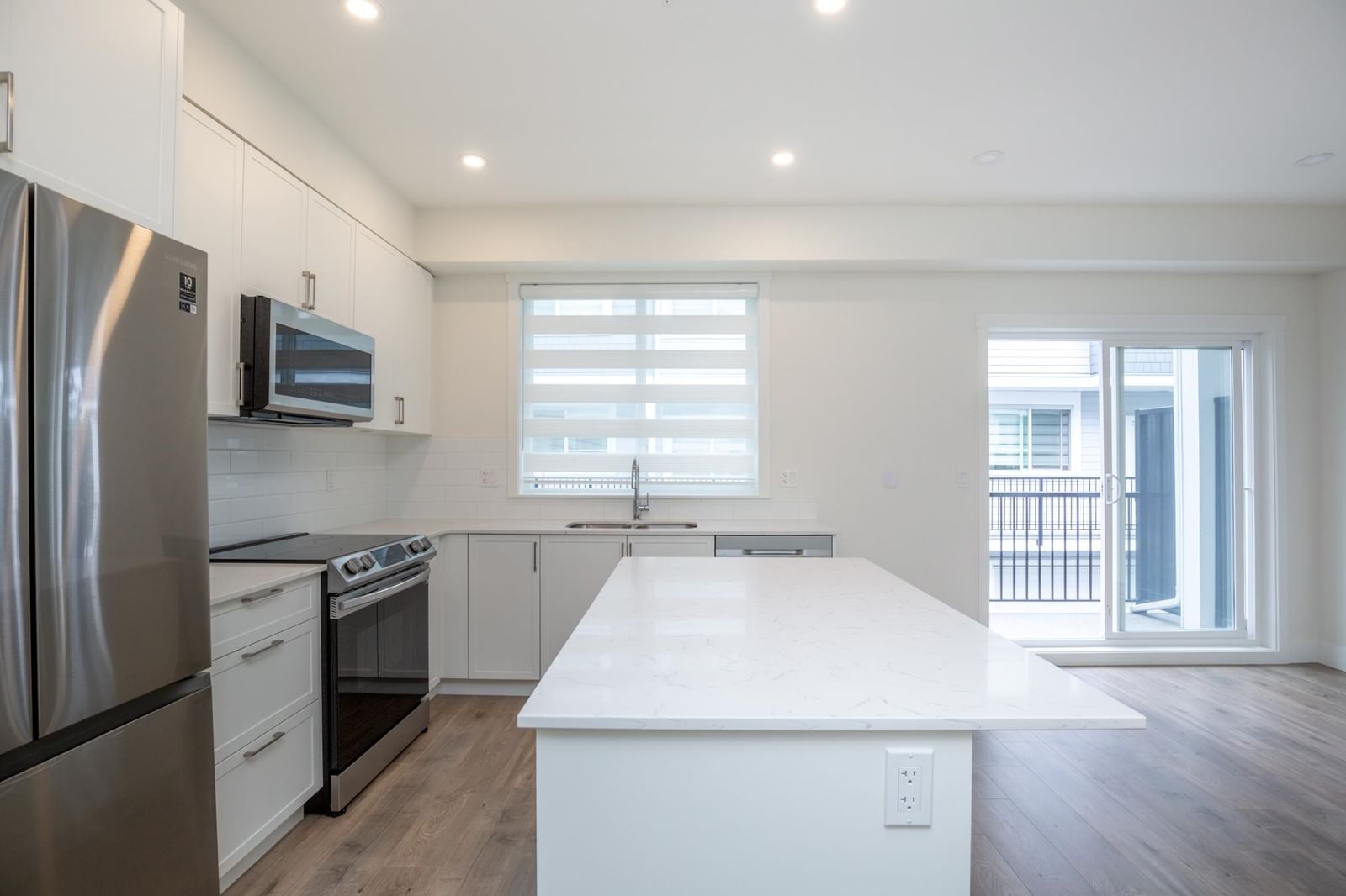 Listing Image 14