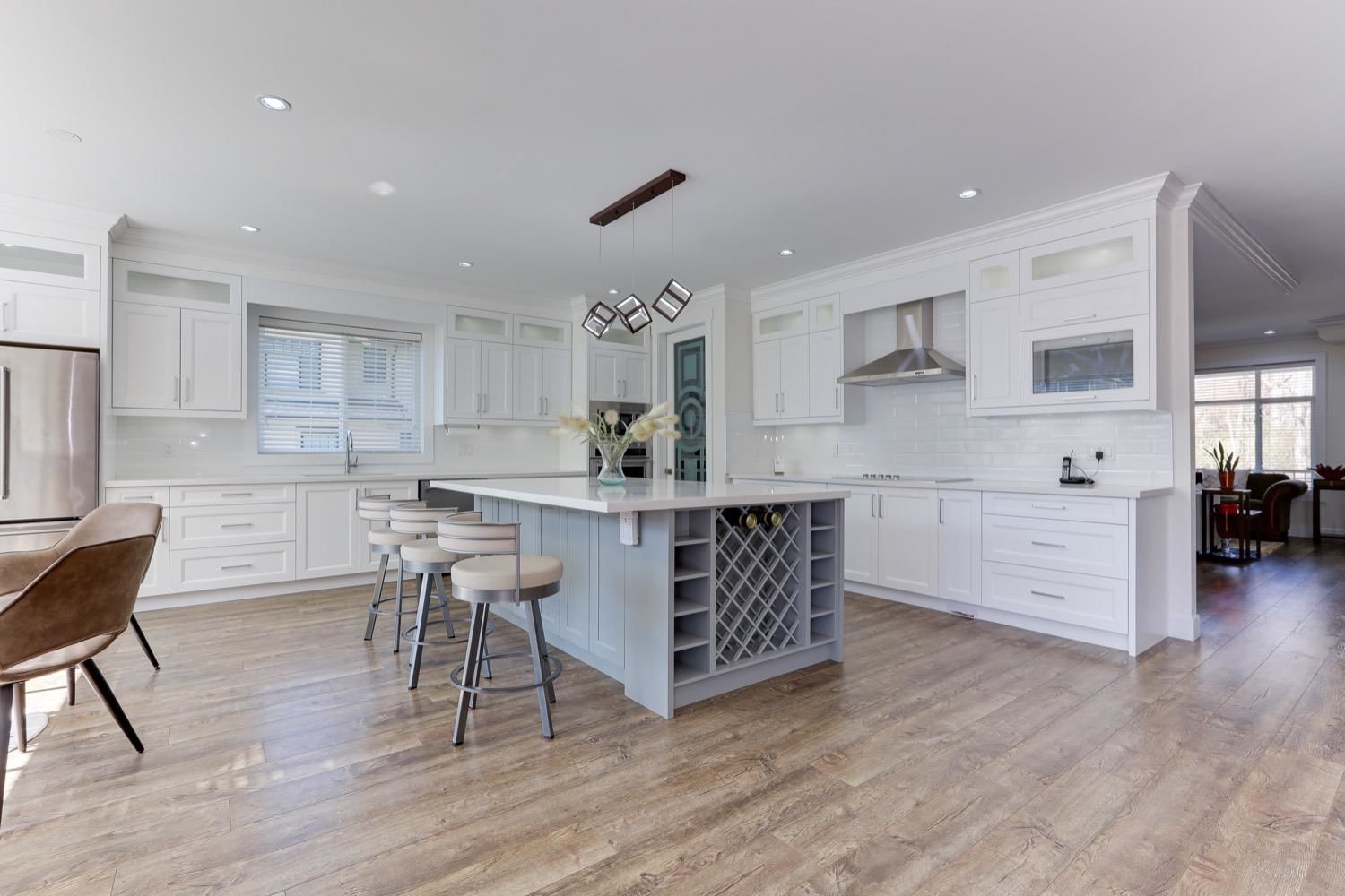 Listing Image 9