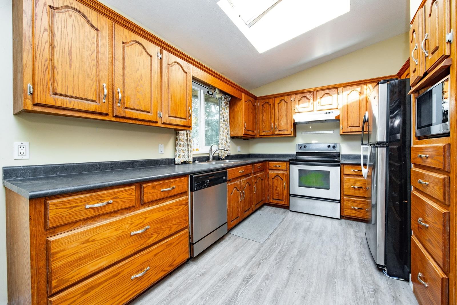 Listing Image 15