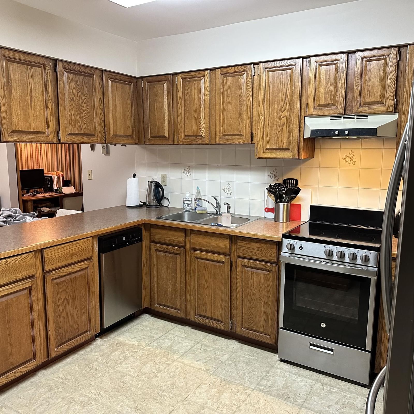 Listing Image 4