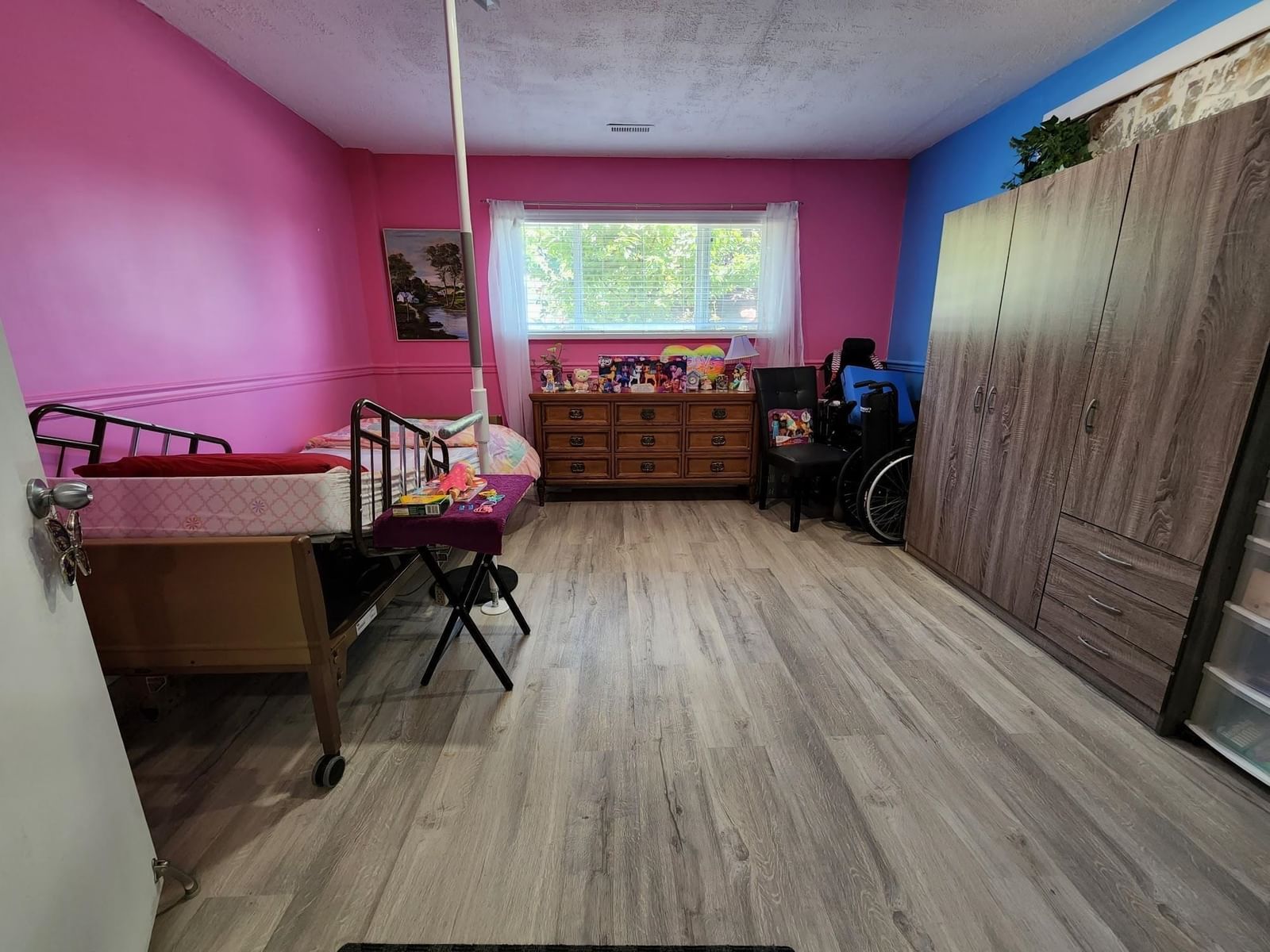 Listing Image 9