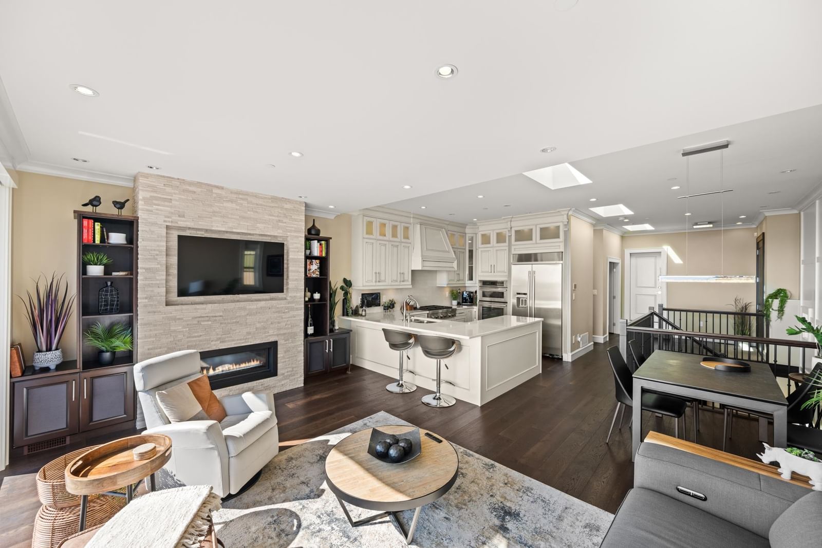 Listing Image 12