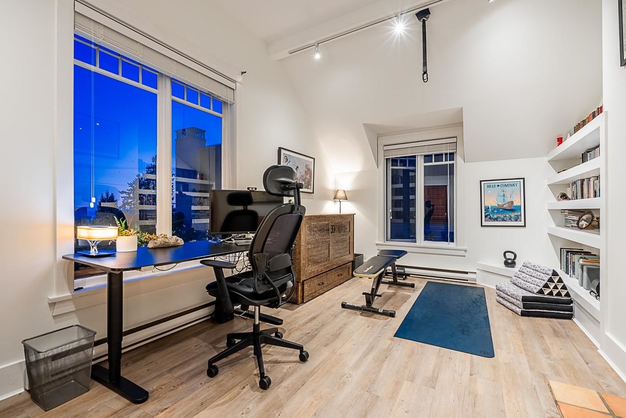 Listing Image 12