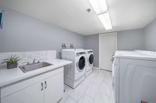 204 - 2119 Bellevue Avenue