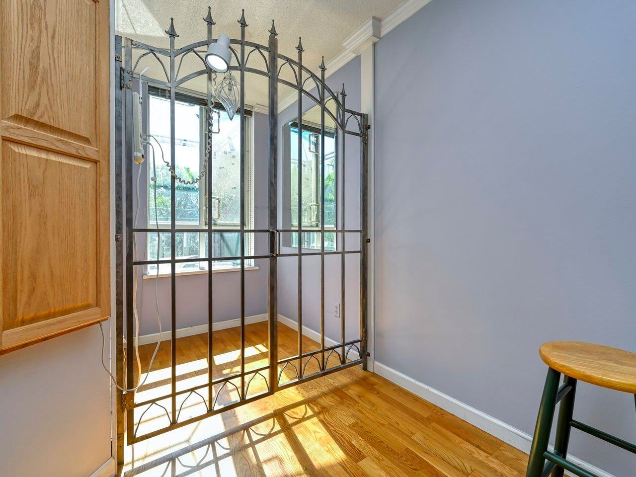 Listing Image 16