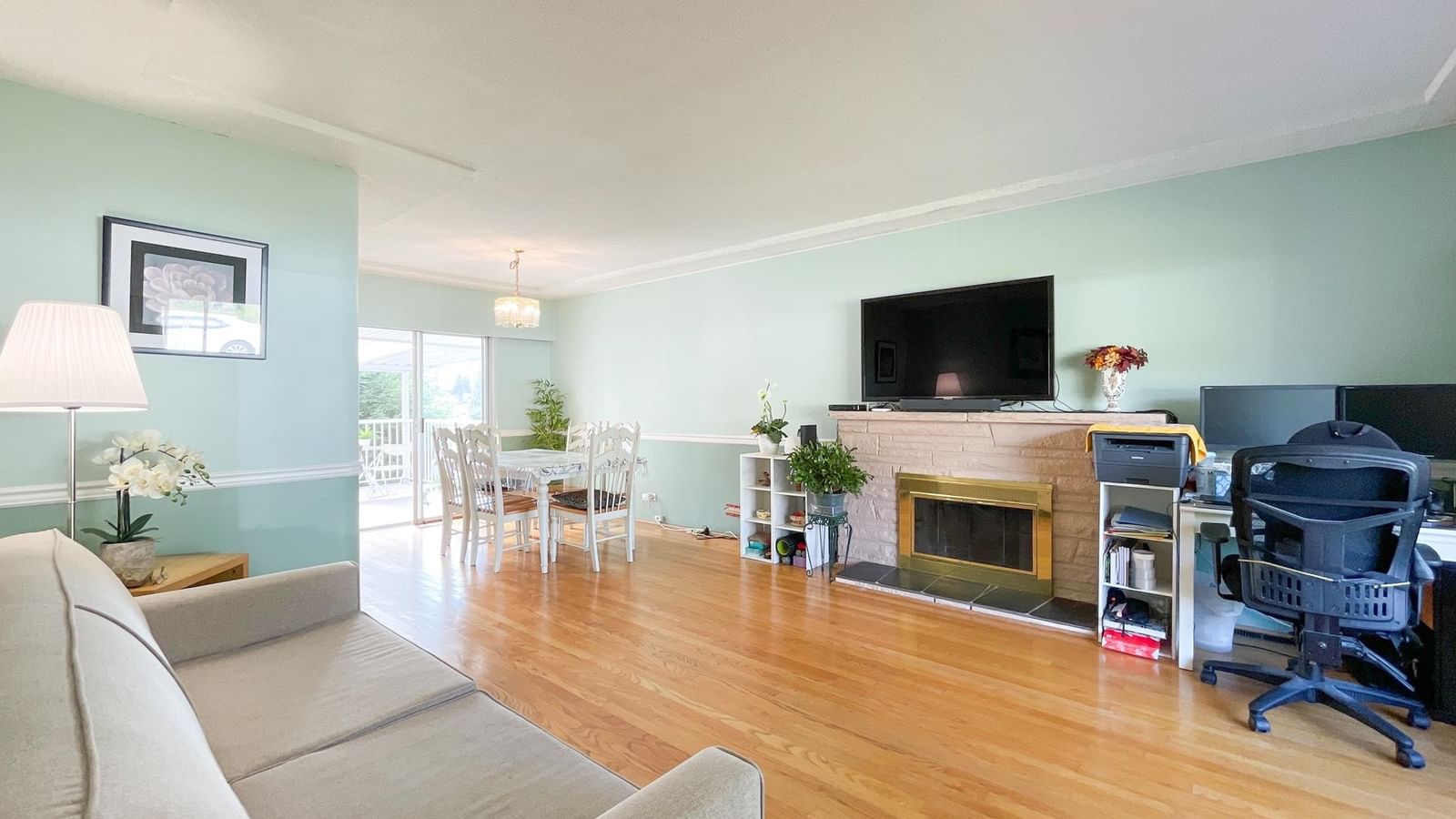 Listing Image 11