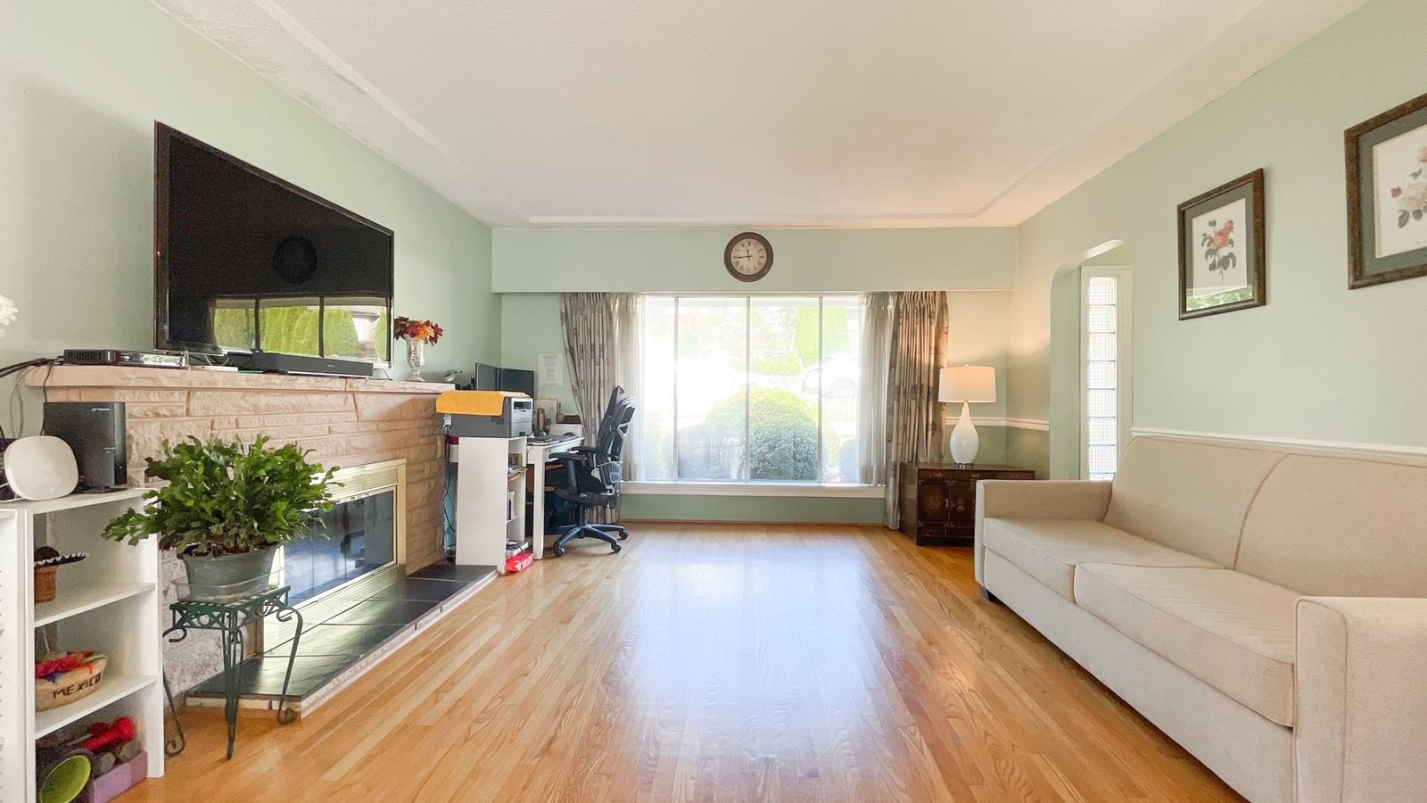 Listing Image 8