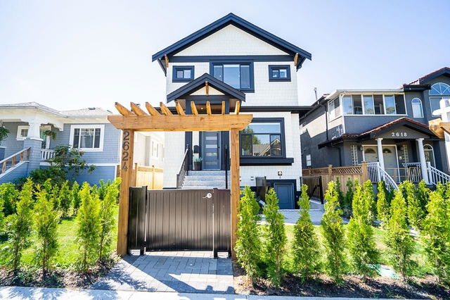 2624 Dundas Street