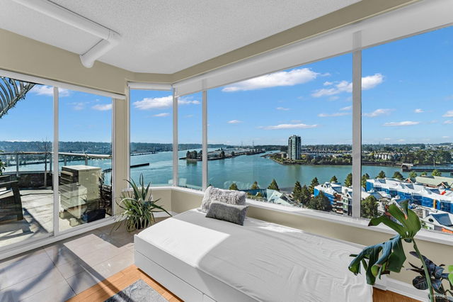 1704 - 1065 Quayside Drive