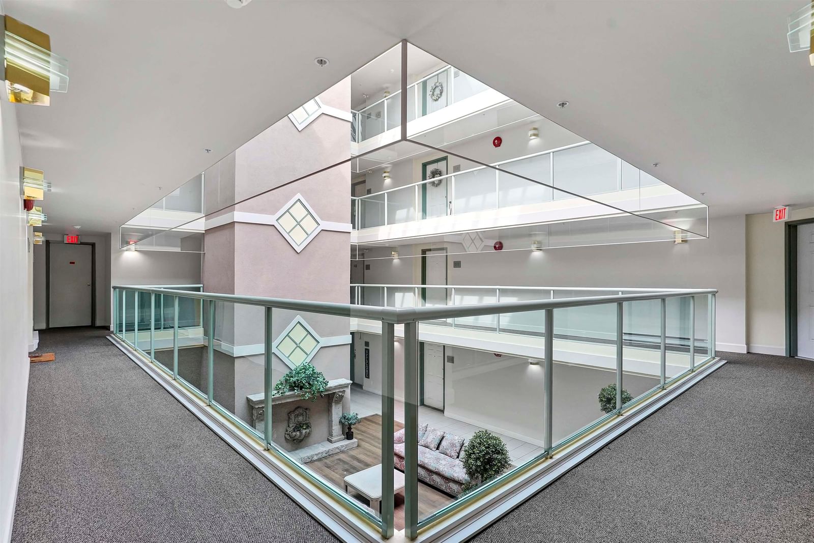 Listing Image 4