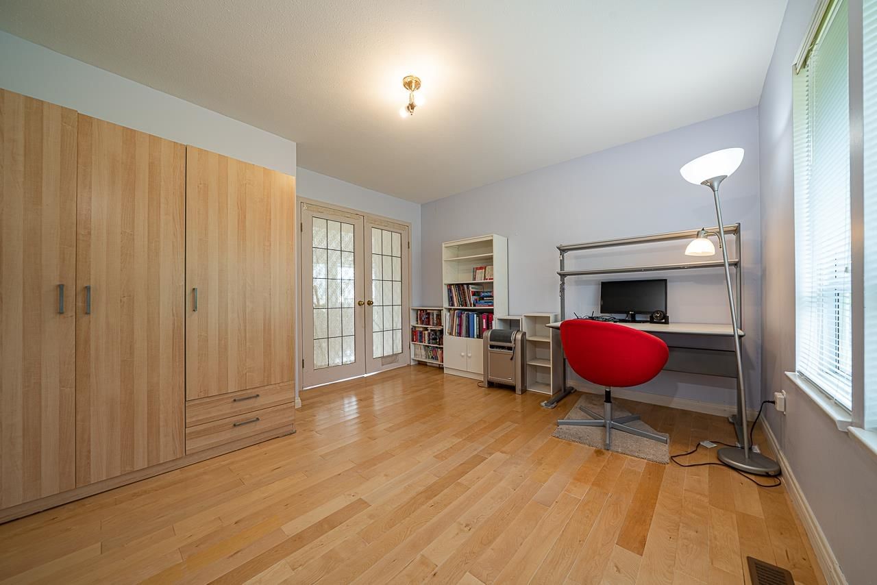 Listing Image 16
