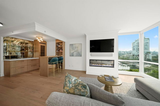 805 - 1077 Marinaside Crescent