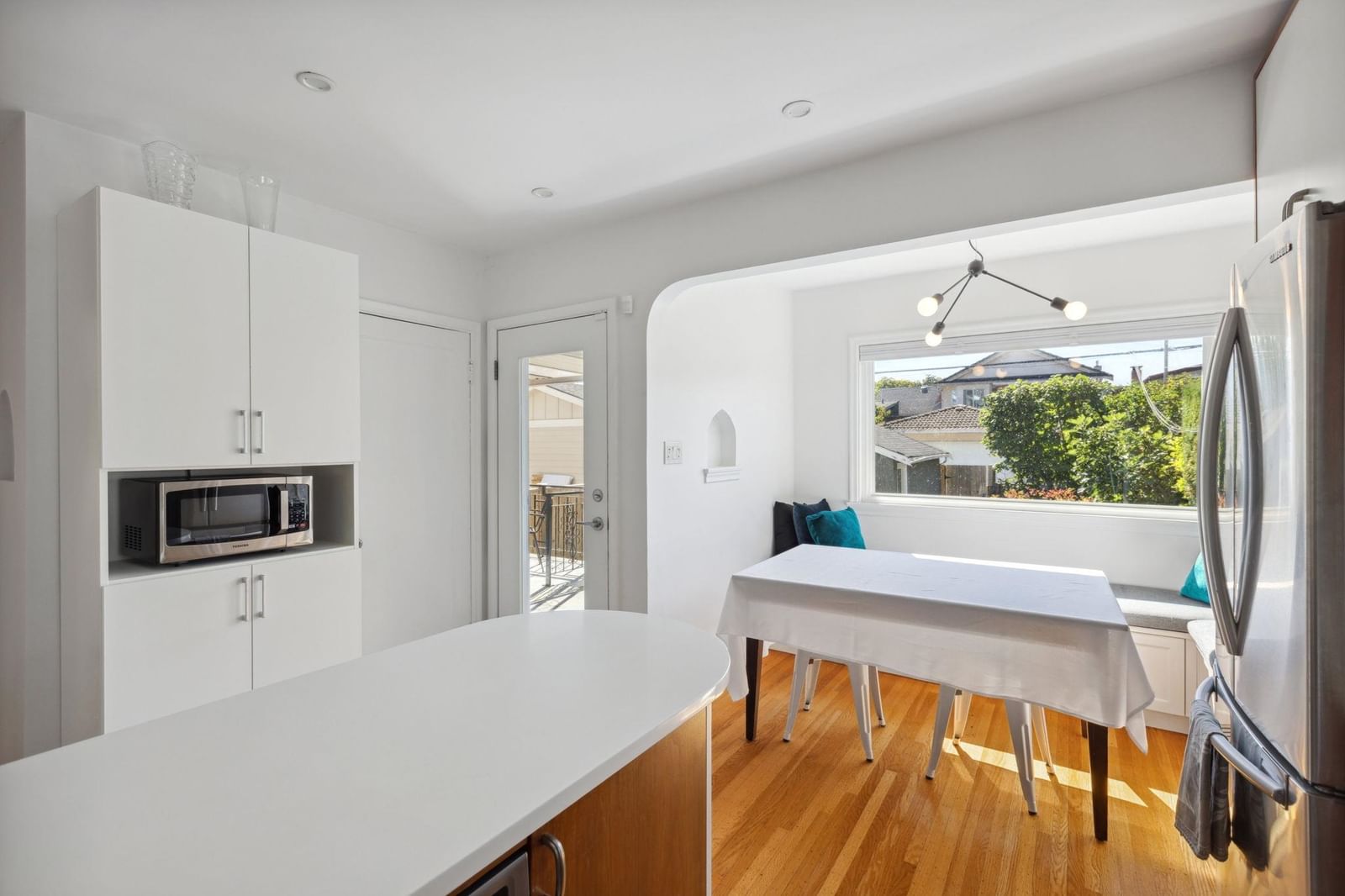 Listing Image 12