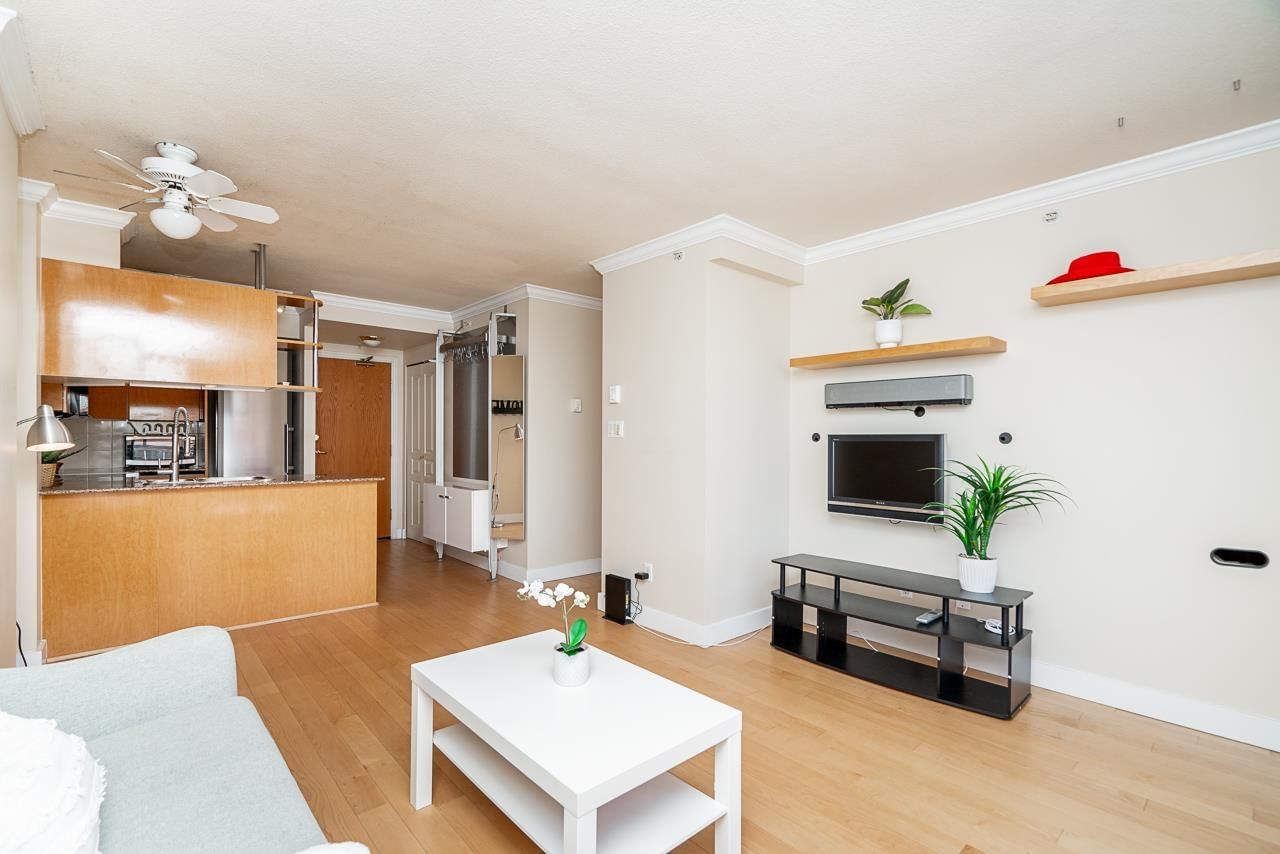 Listing Image 11