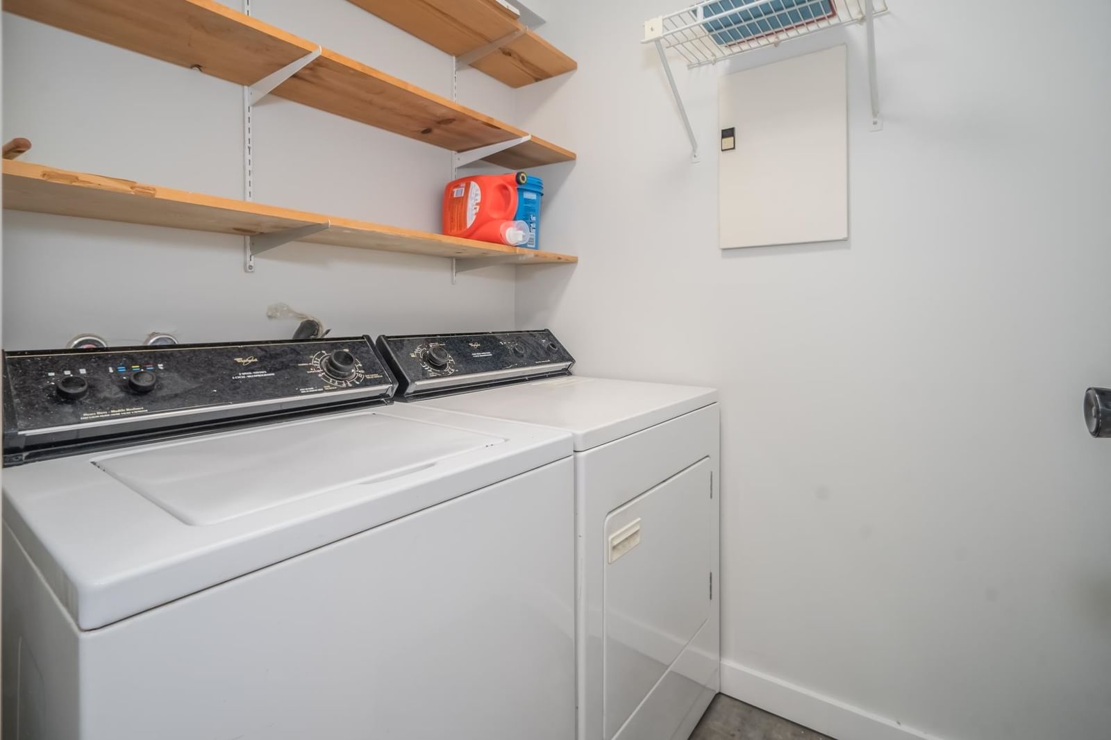 Listing Image 18