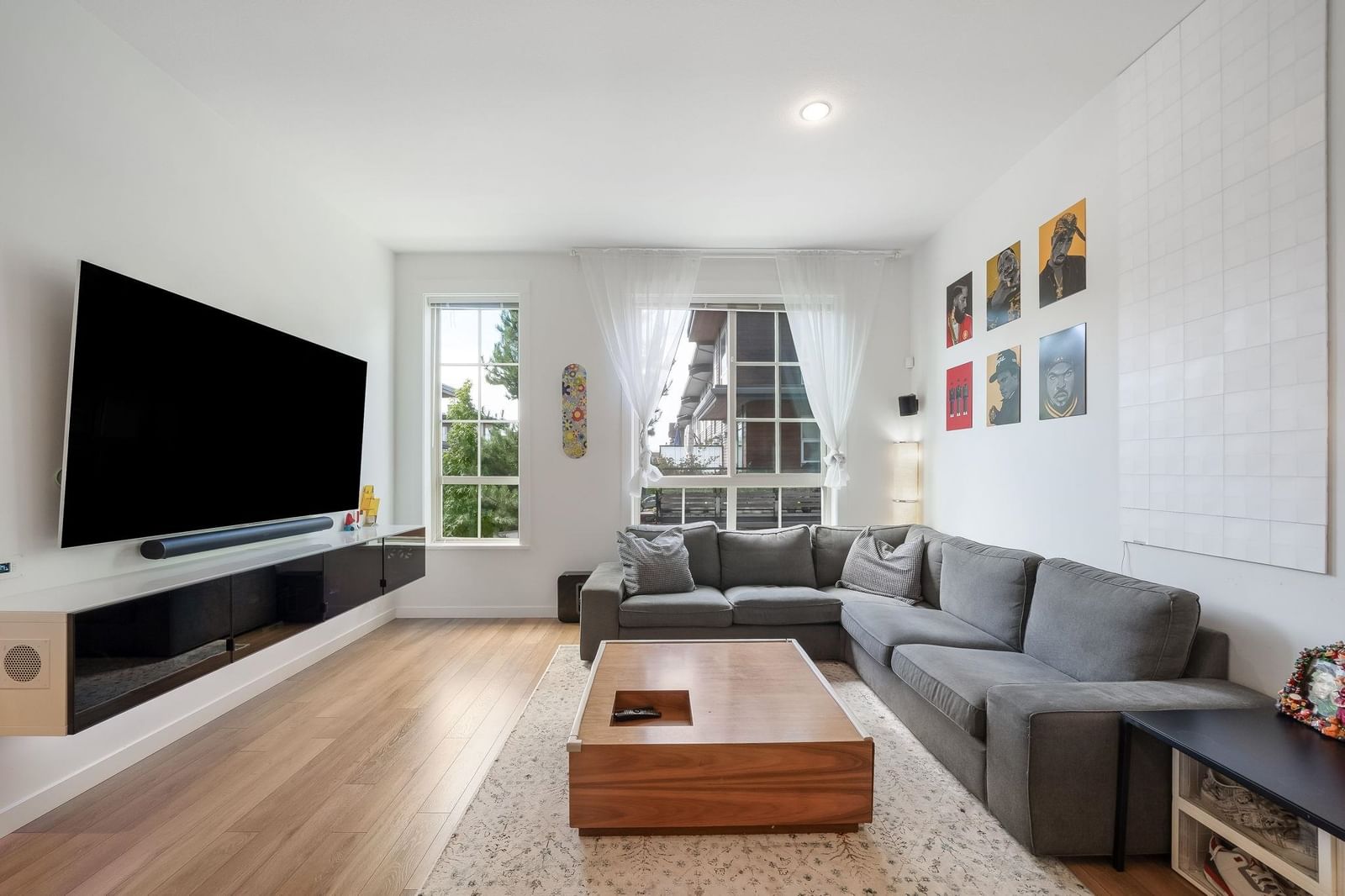 Listing Image 6
