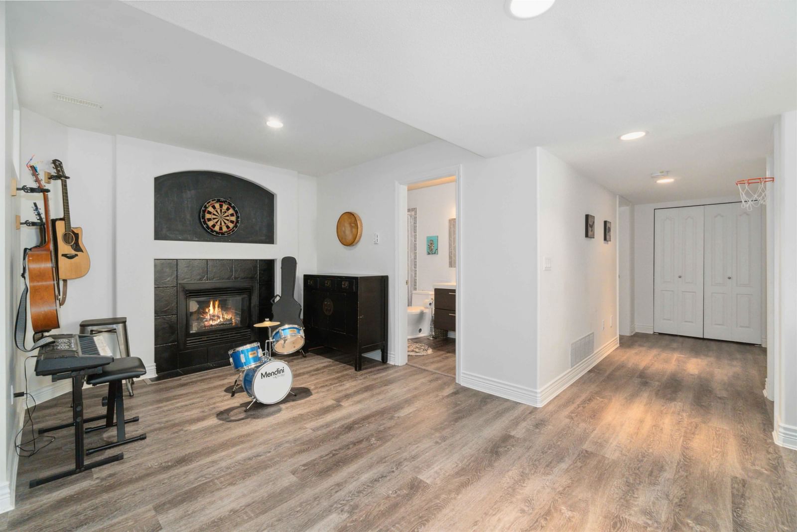 Listing Image 23