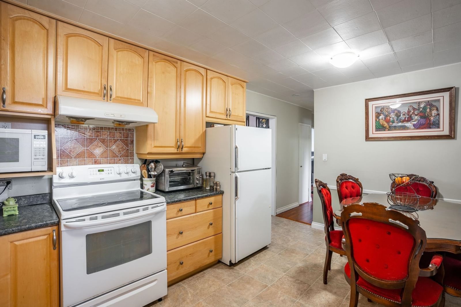 Listing Image 10