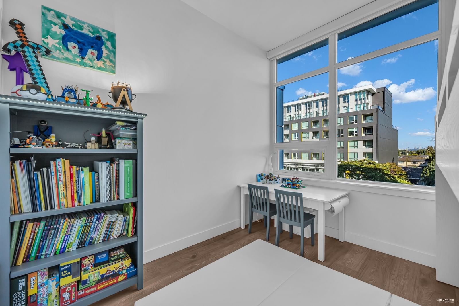 Listing Image 11