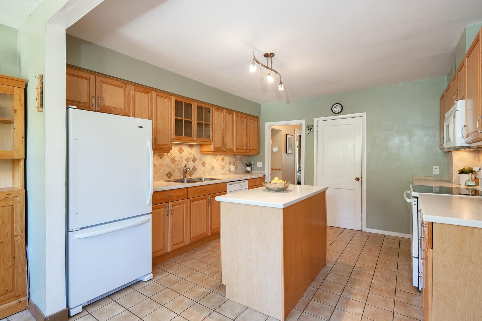 Listing Image 9