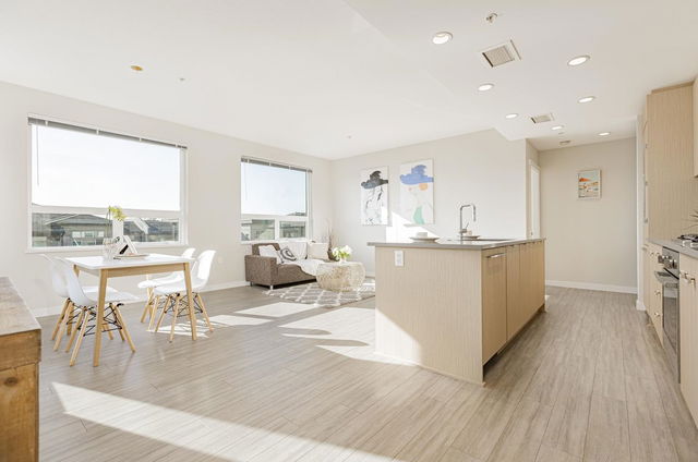427 - 9233 Odlin Road