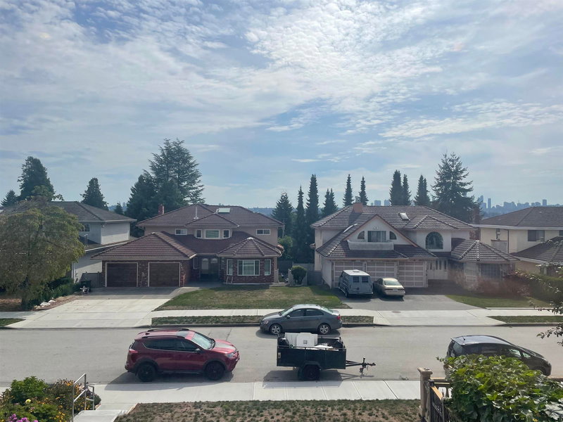 6169 Lochdale Street, Burnaby, V5B 2M6 | Image 2
