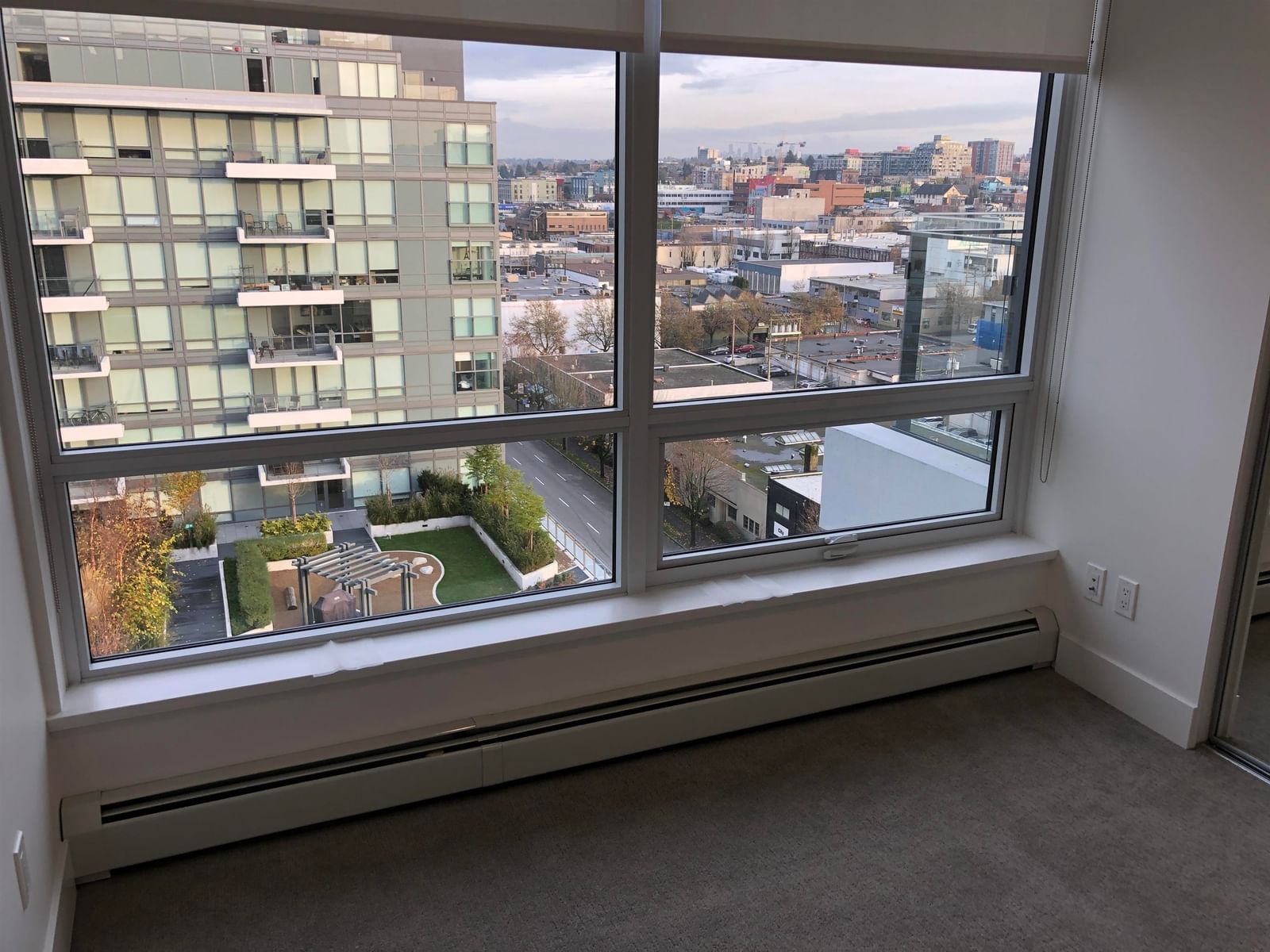 Listing Image 11