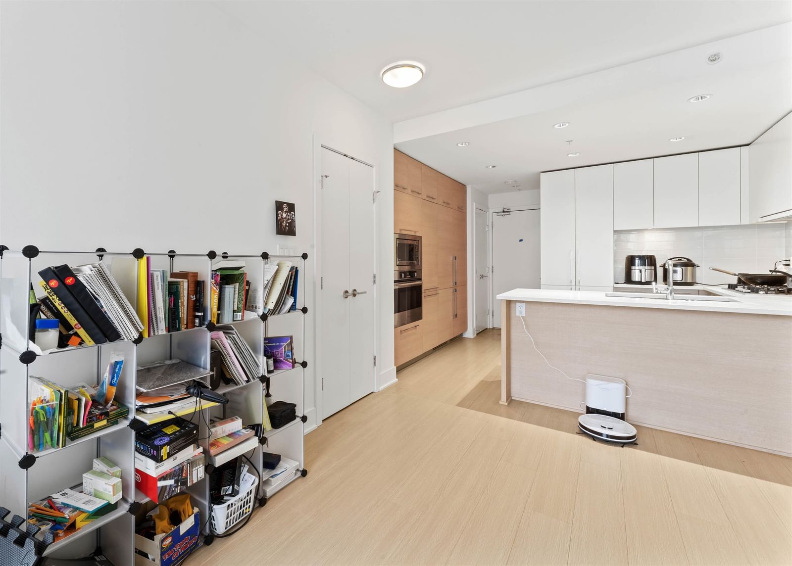 Listing Image 8
