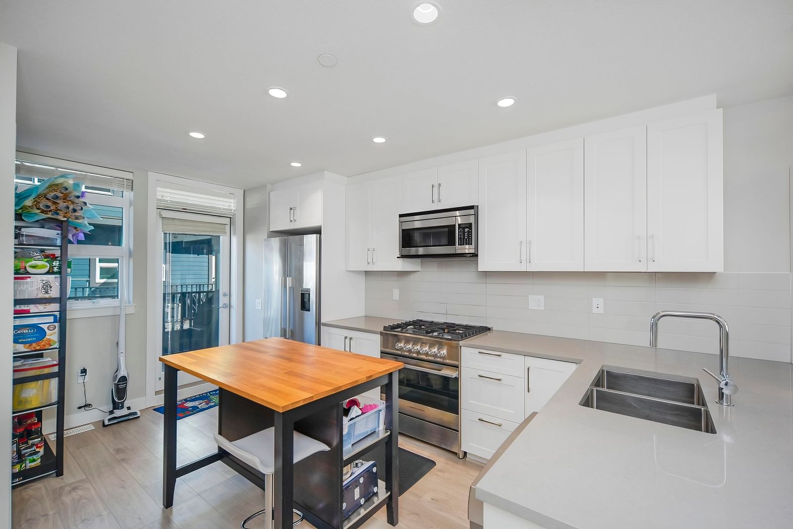Listing Image 9
