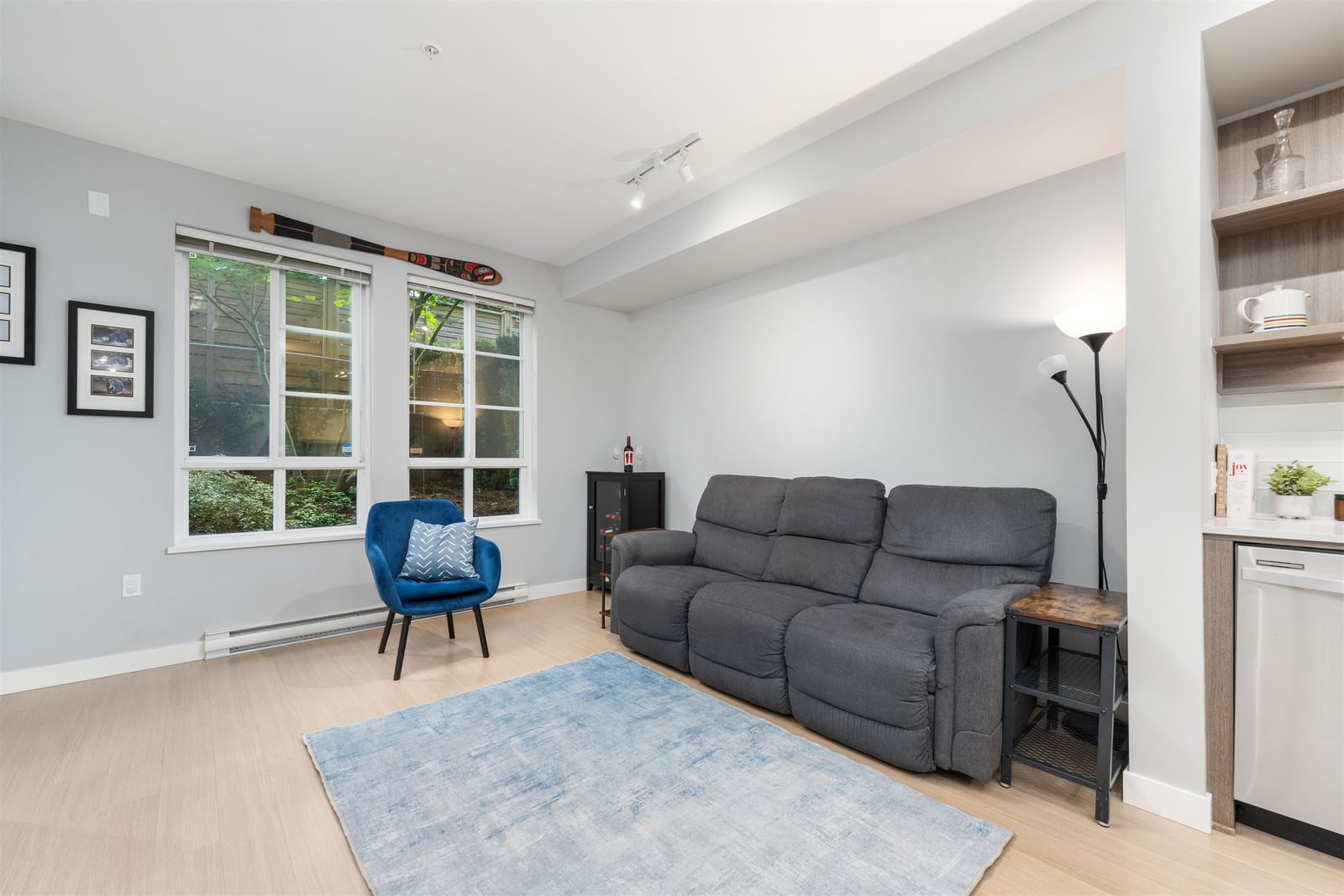 Listing Image 5