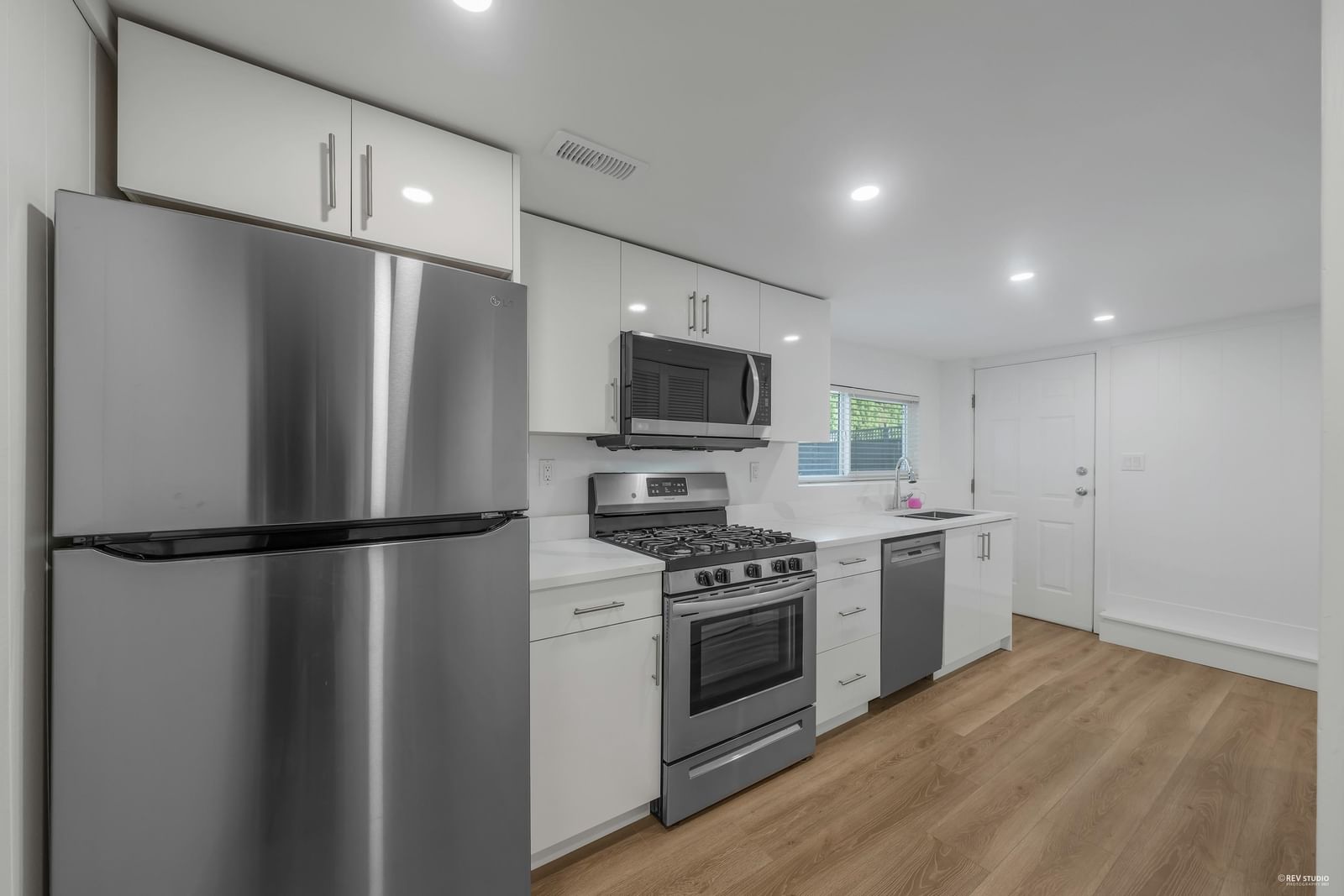 Listing Image 17