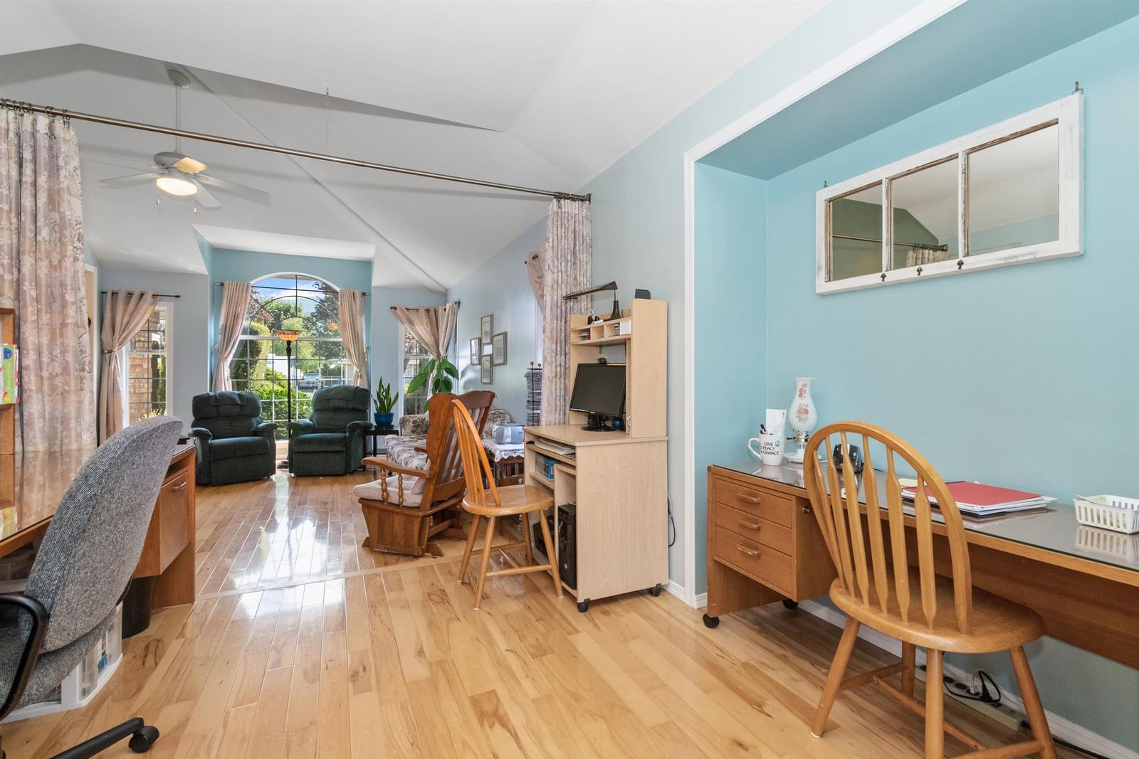 Listing Image 6