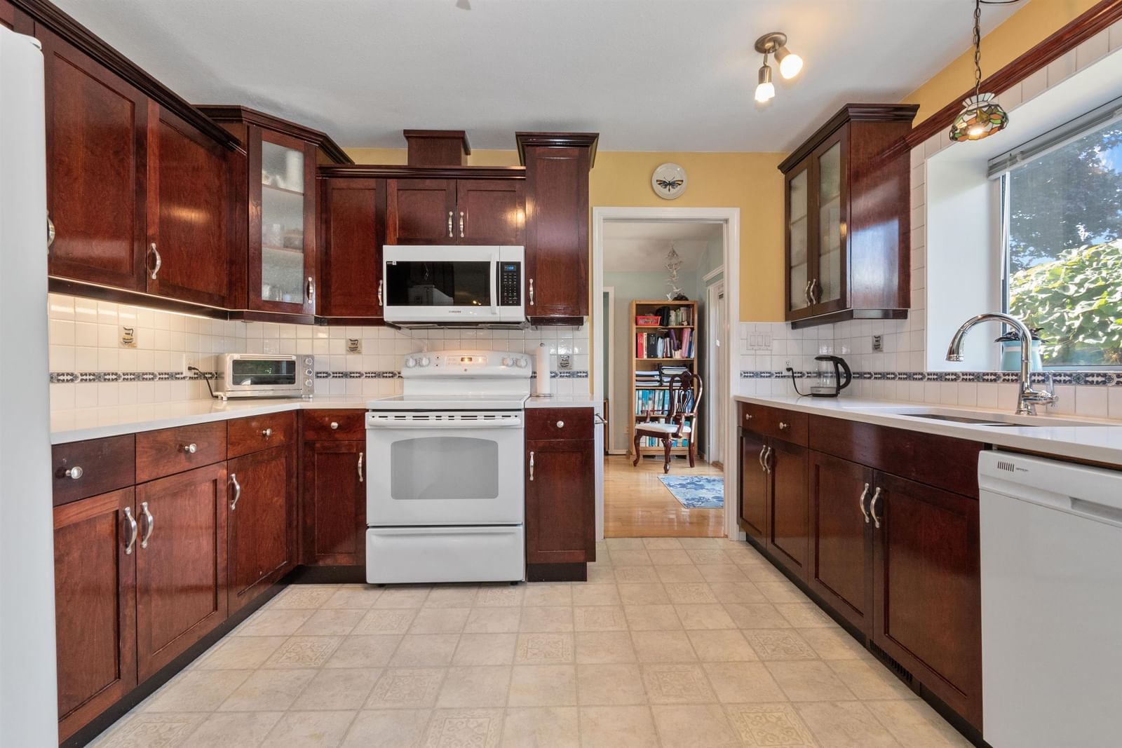 Listing Image 8