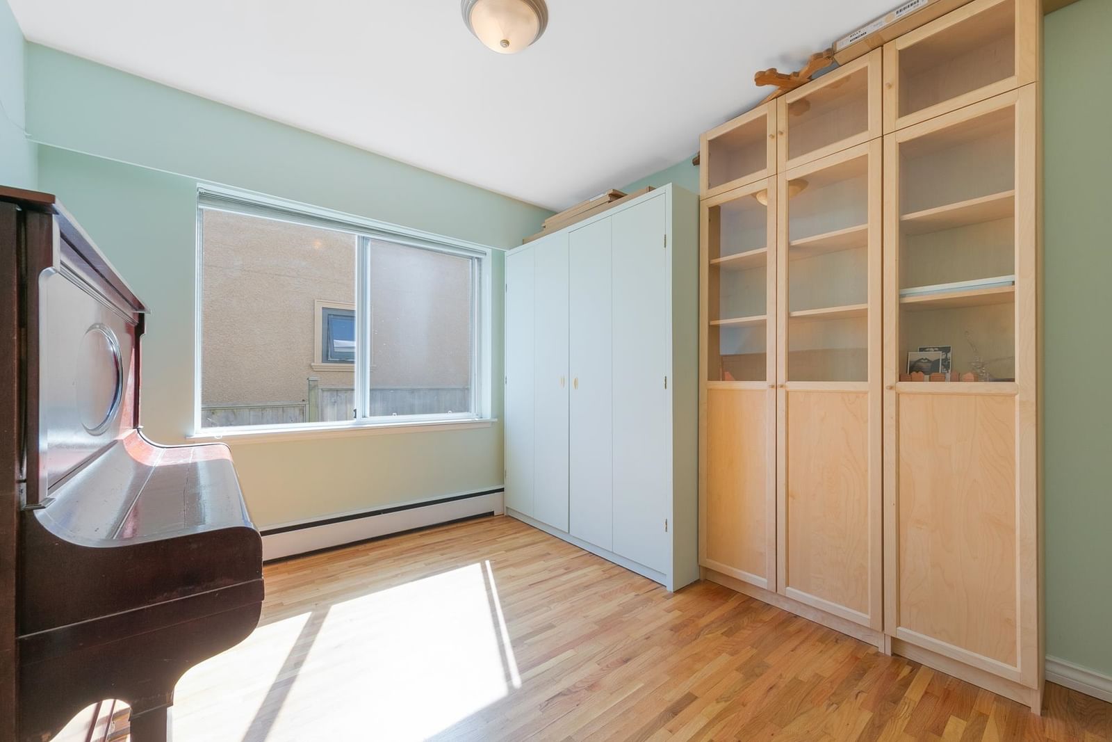 Listing Image 14