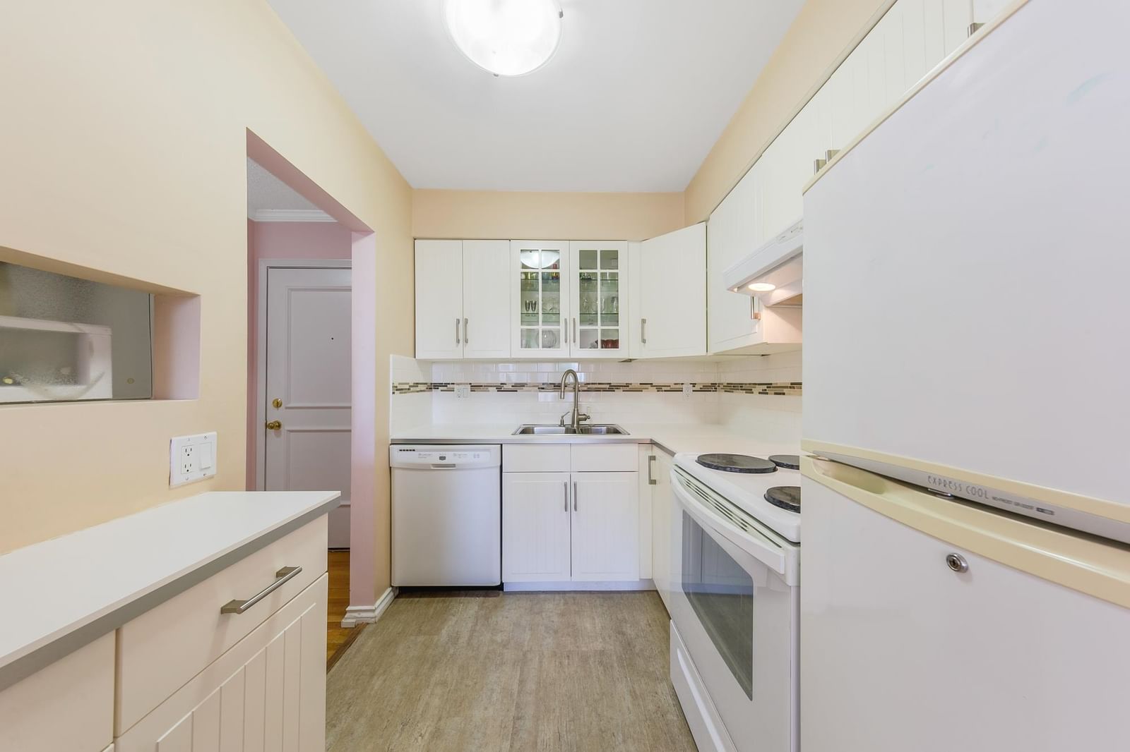 Listing Image 9