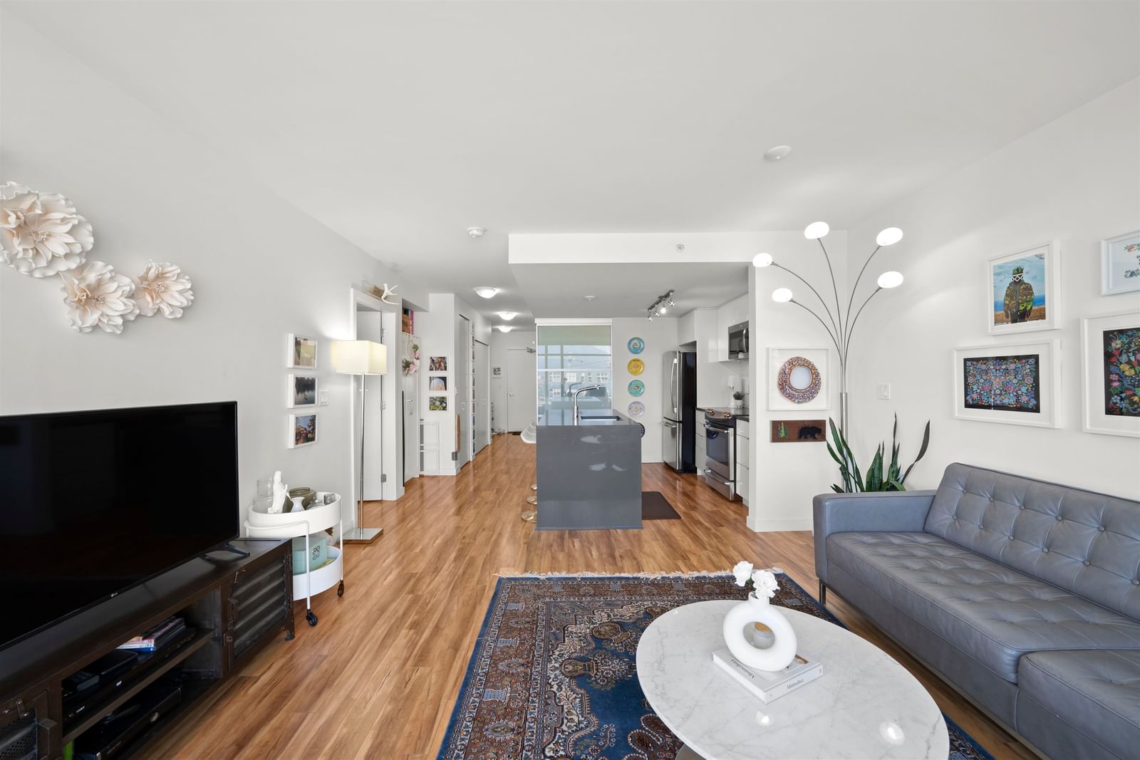 Listing Image 5