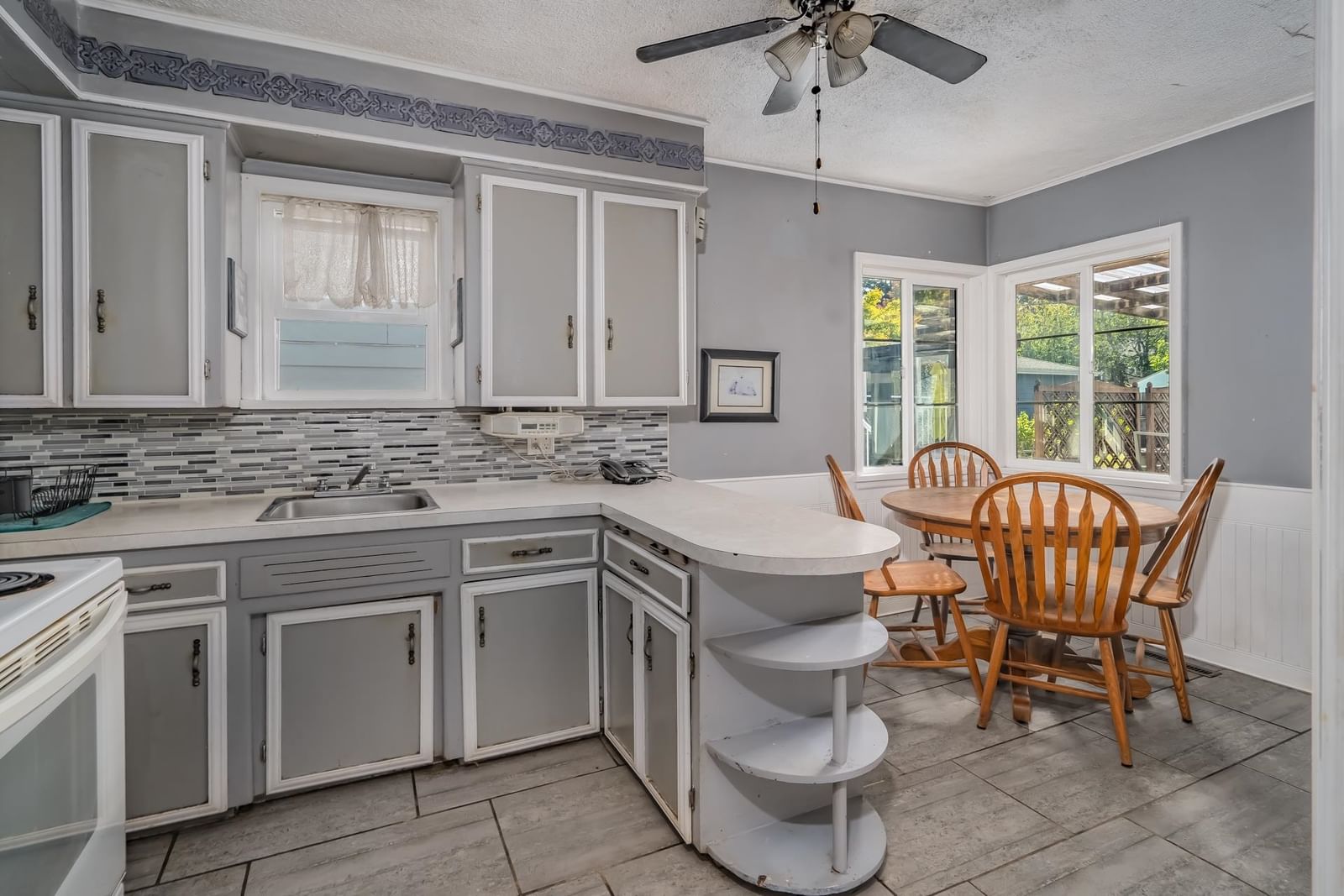 Listing Image 12