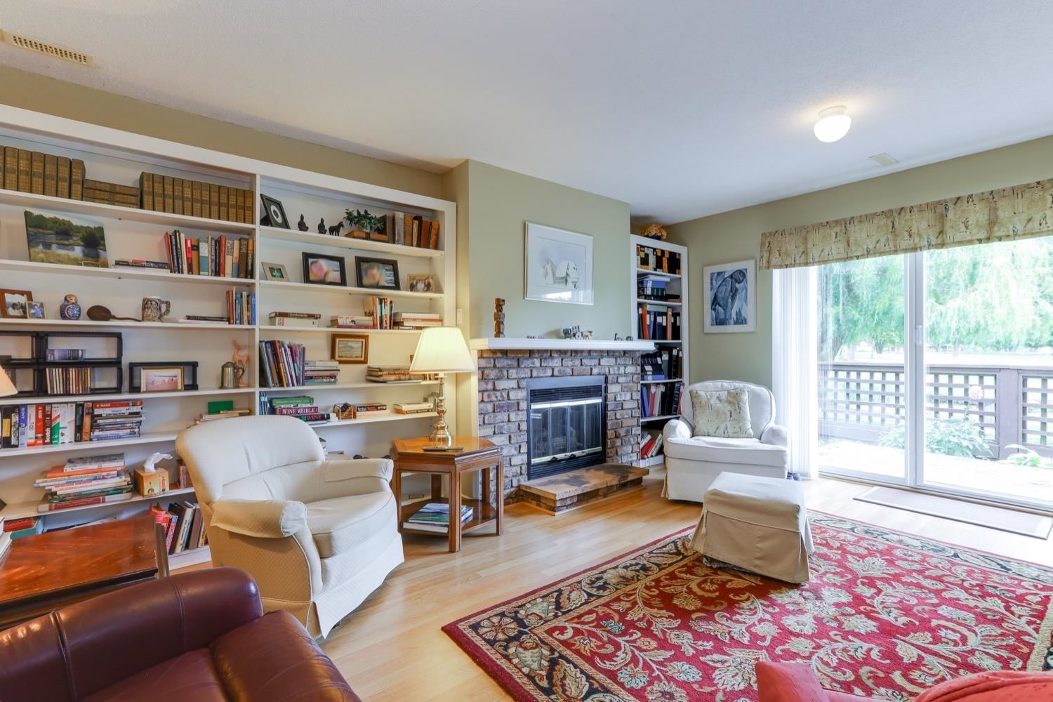 Listing Image 10