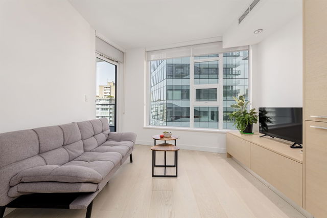 1702 - 1289 Hornby Street