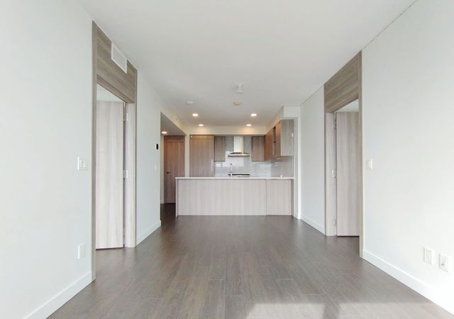 1201 - 8800 Hazelbridge Way